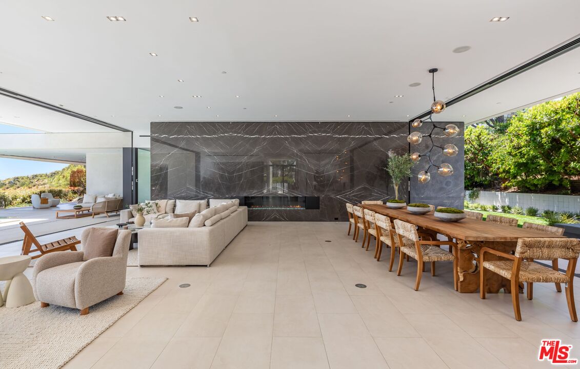 1535 Carla Ridge Beverly Hills, CA 90210 - Photo 6 of 41