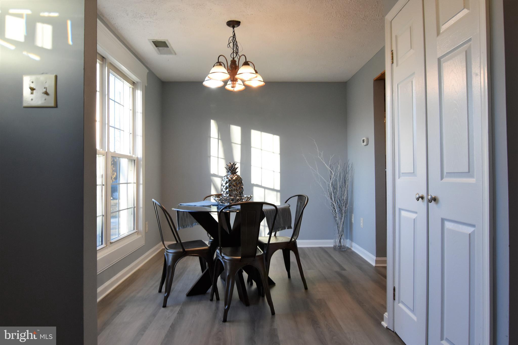 133 Shellcove Road Pasadena, MD 21122 - Photo 3 of 47 Gallery Image 3