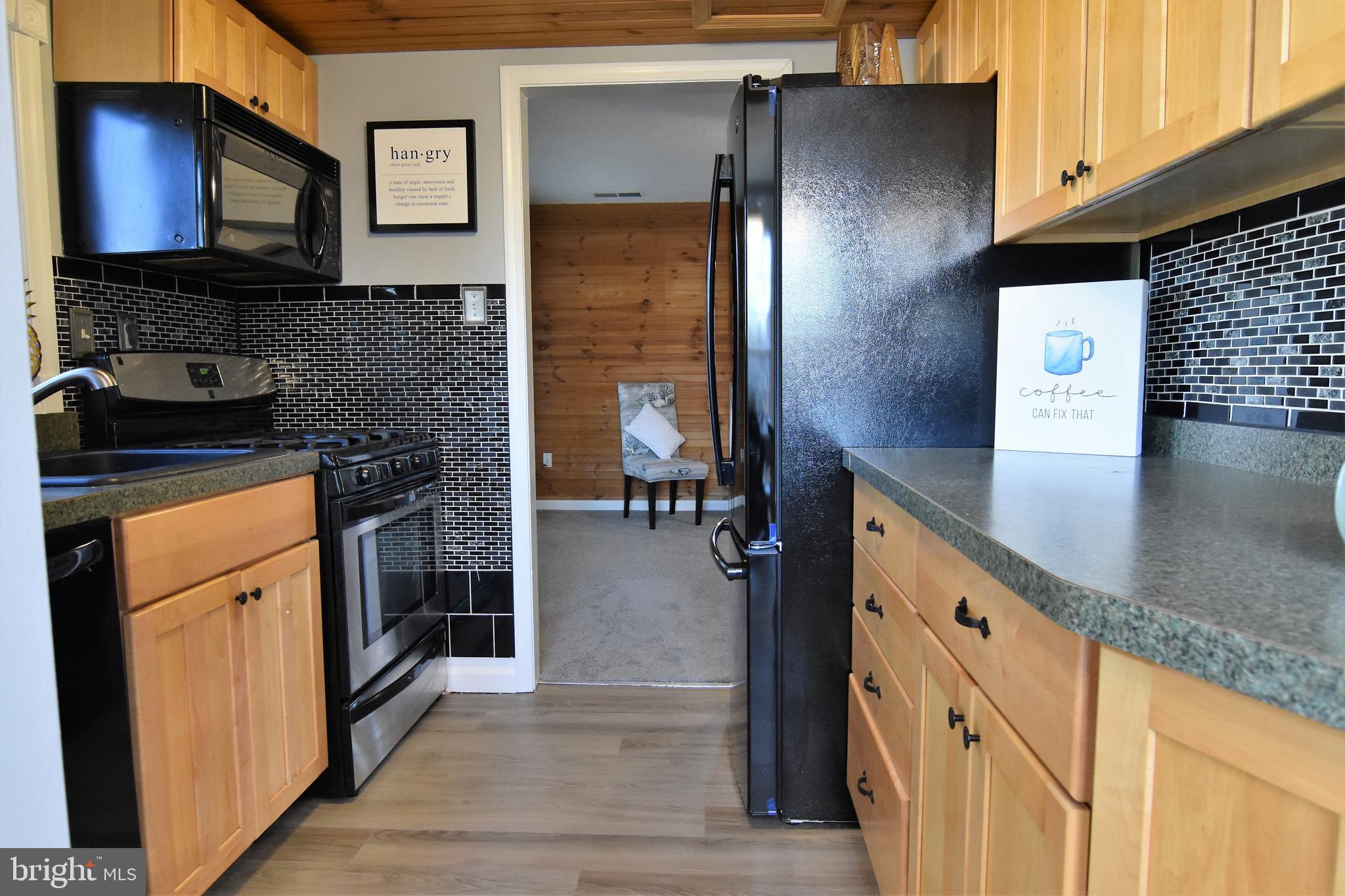 133 Shellcove Road Pasadena, MD 21122 - Photo 5 of 47 Gallery Image 5