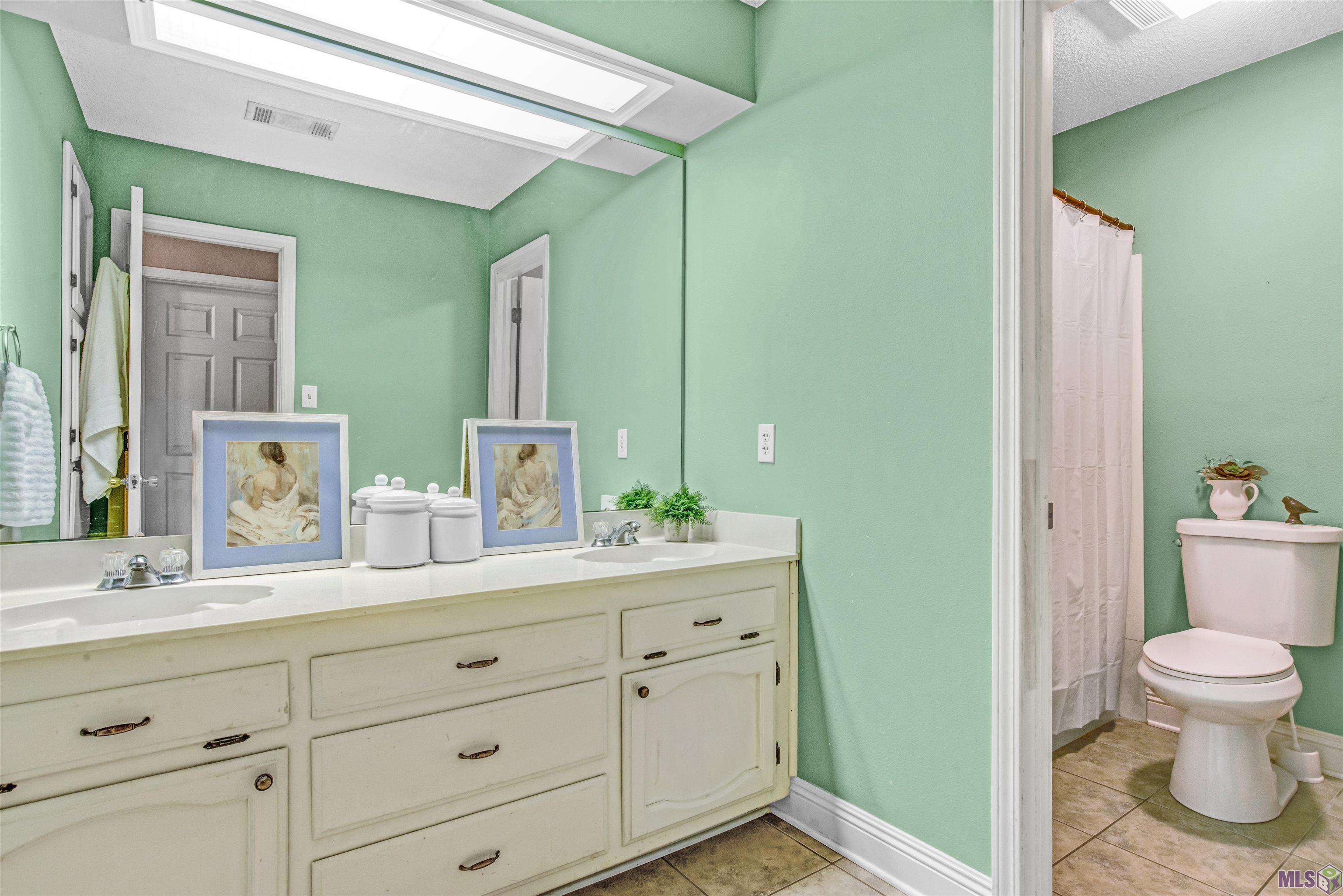 2338 Riverside Drive Port Allen, LA 70767 - Photo 12 of 25