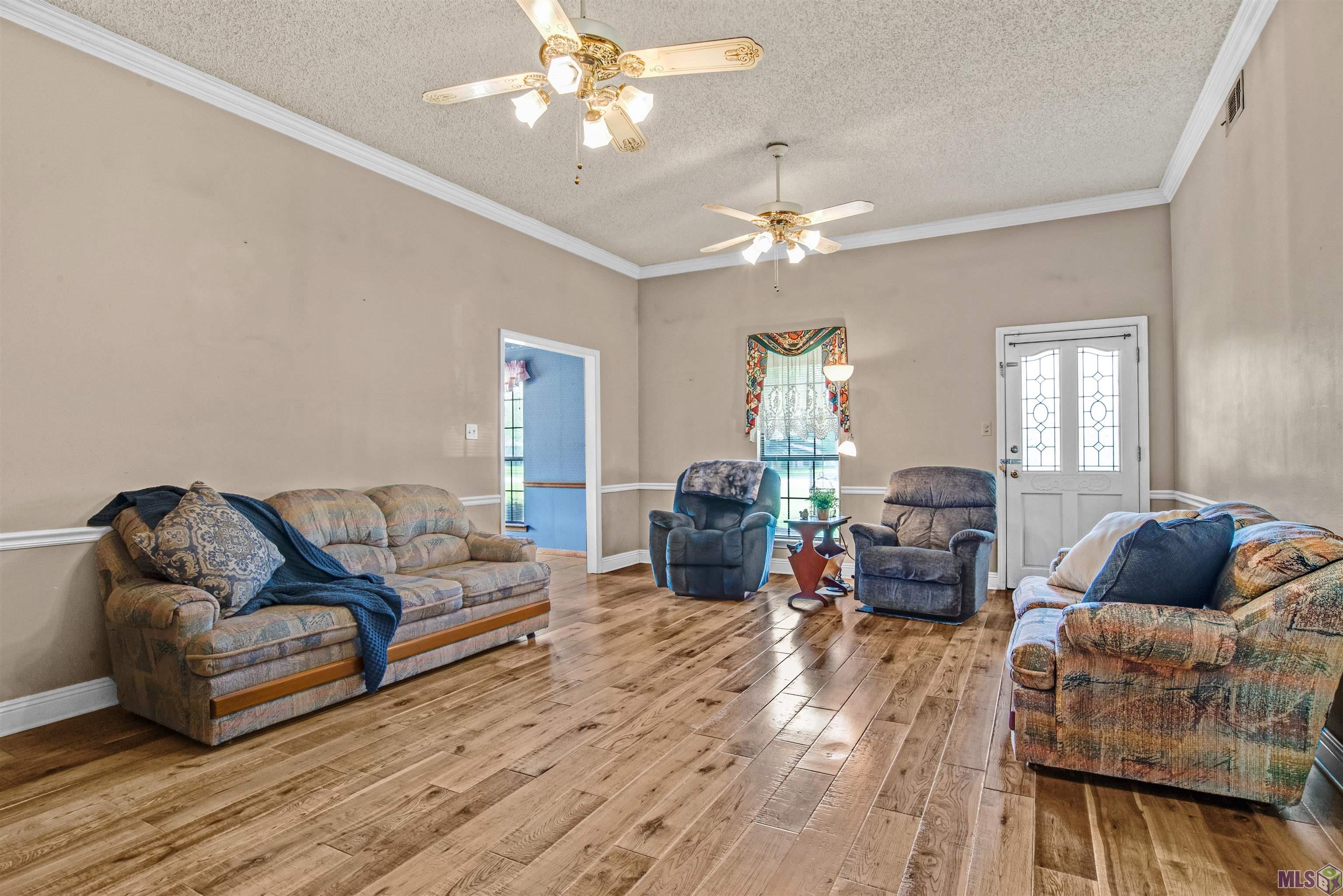 2338 Riverside Drive Port Allen, LA 70767 - Photo 3 of 25