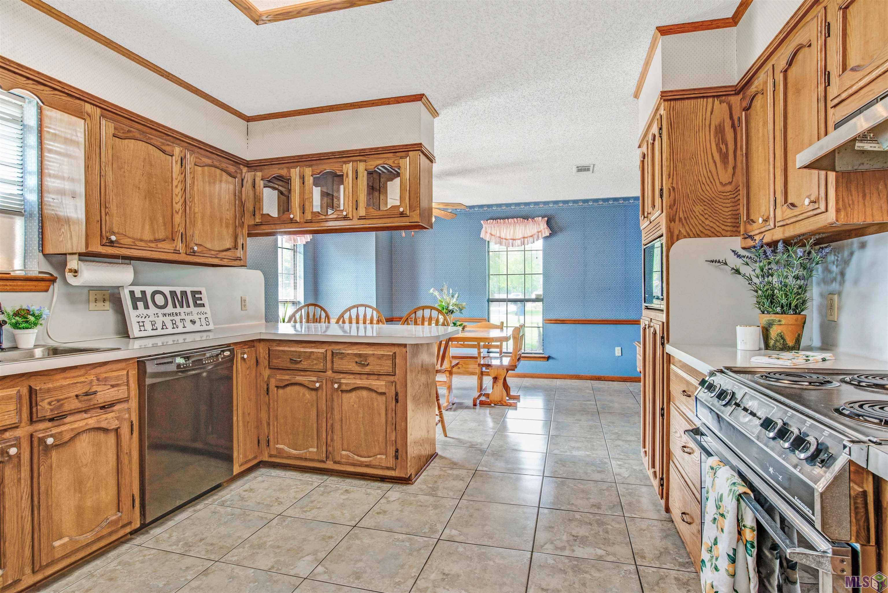 2338 Riverside Drive Port Allen, LA 70767 - Photo 7 of 25