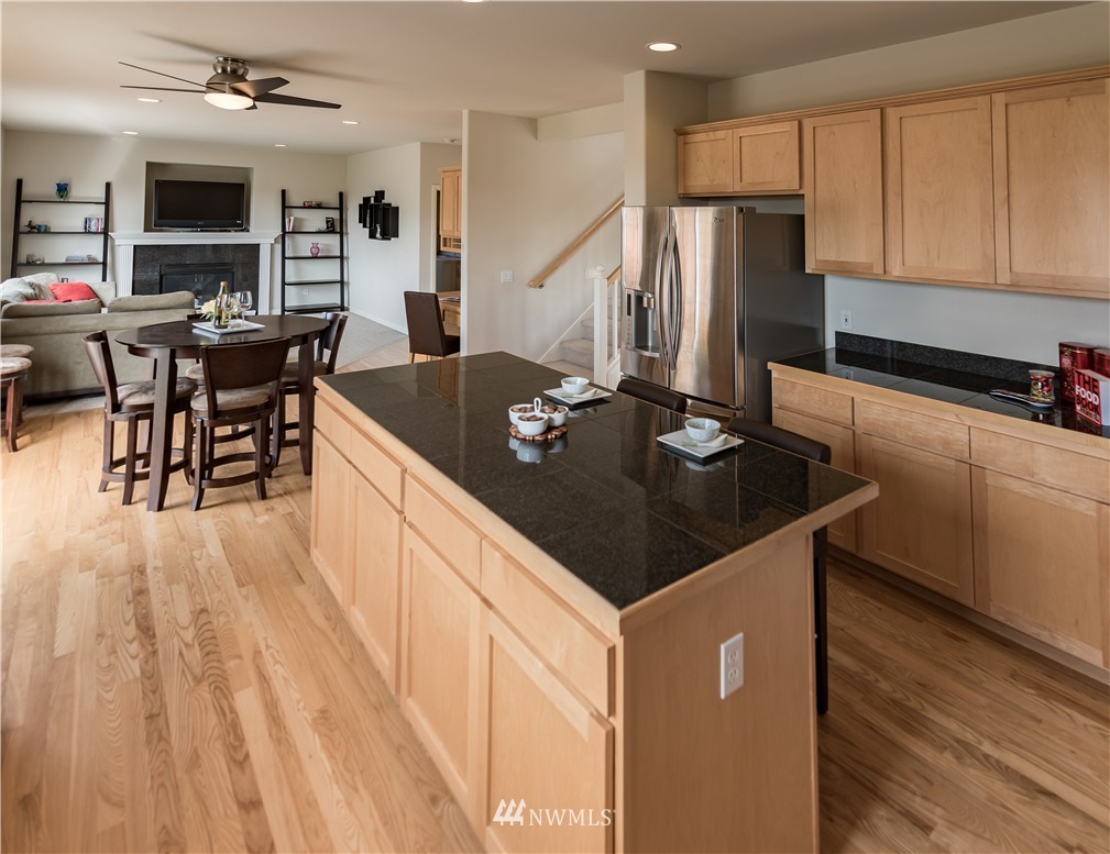 351 Nile Place Northeast Renton, WA 98059 - Photo 5 of 15 Gallery Image 5