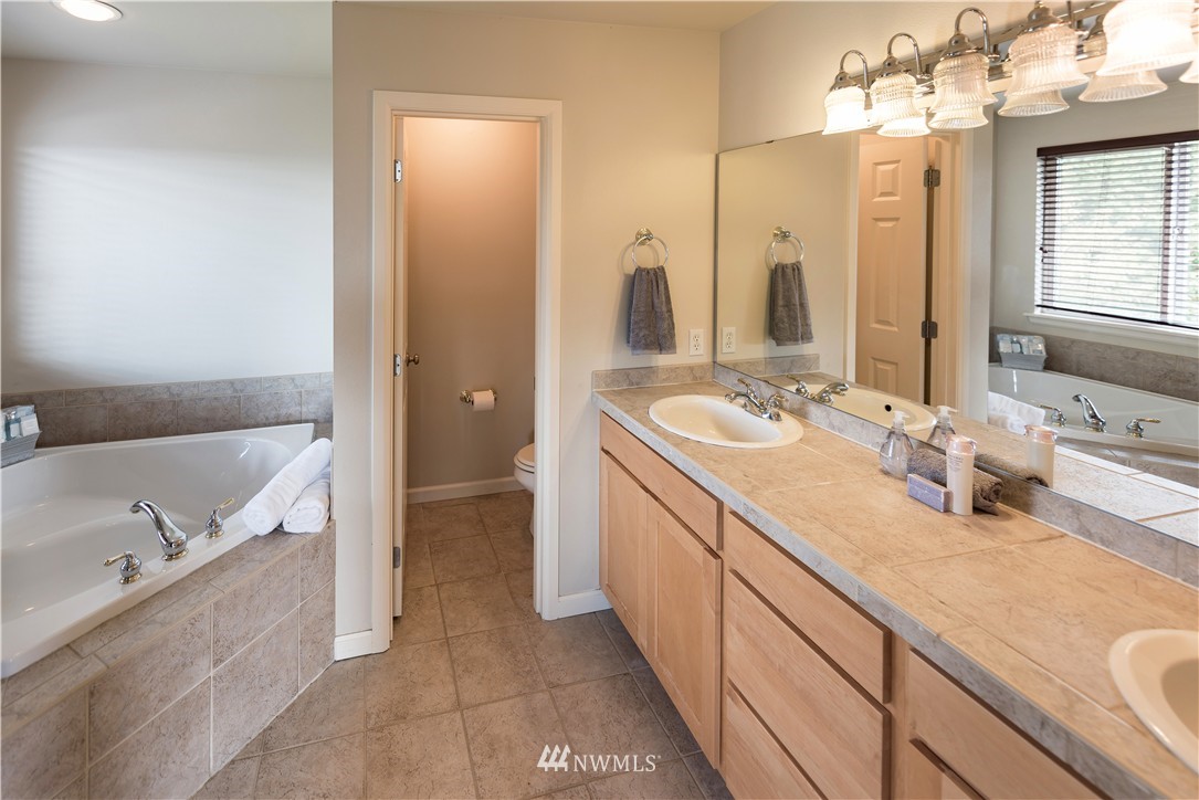 351 Nile Place Northeast Renton, WA 98059 - Photo 10 of 15 Gallery Image 10