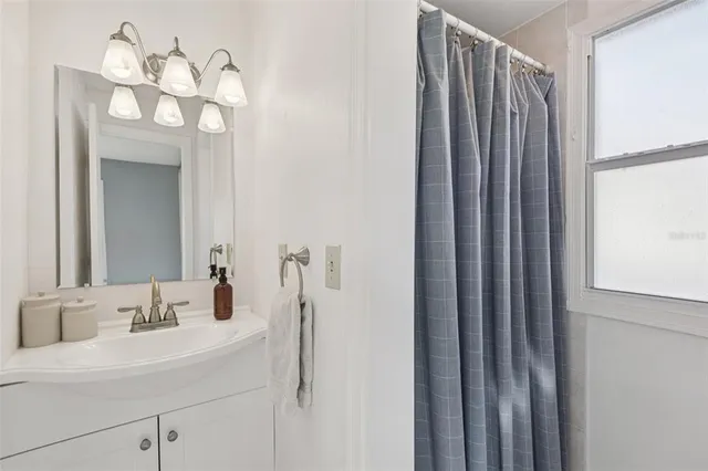 $489,000 | 1945 59th Street North, St. Petersburg, FL 33710