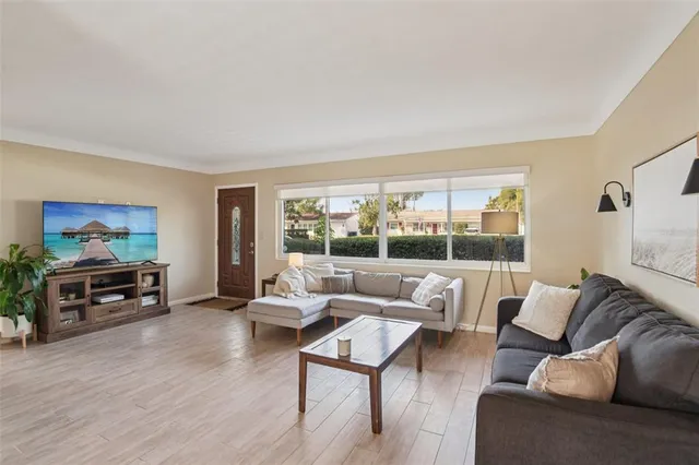 $489,000 | 1945 59th Street North, St. Petersburg, FL 33710