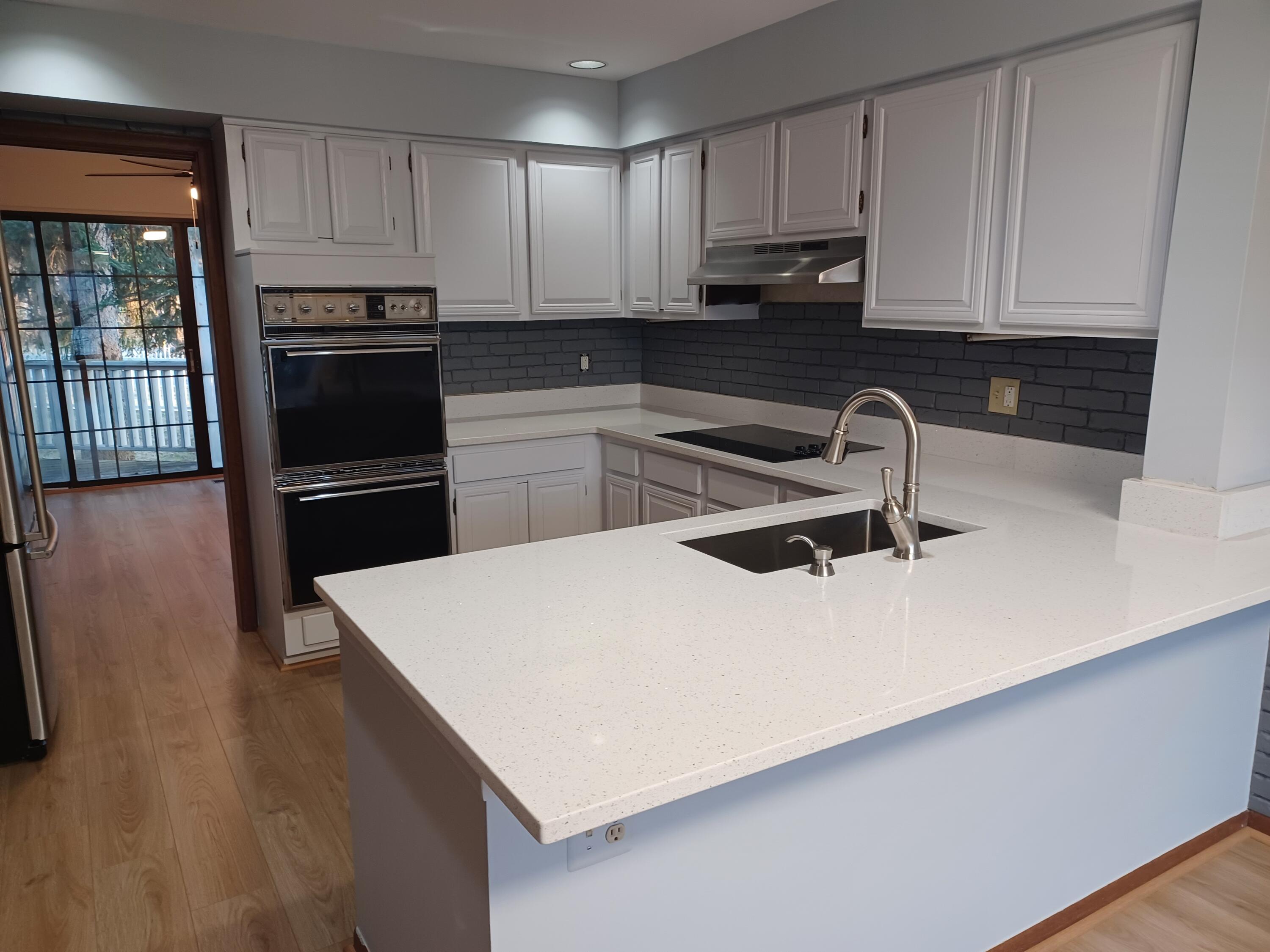 7435 Bridge Way West Bloomfield, MI 48322 - Photo 2 of 30 Kitchen
