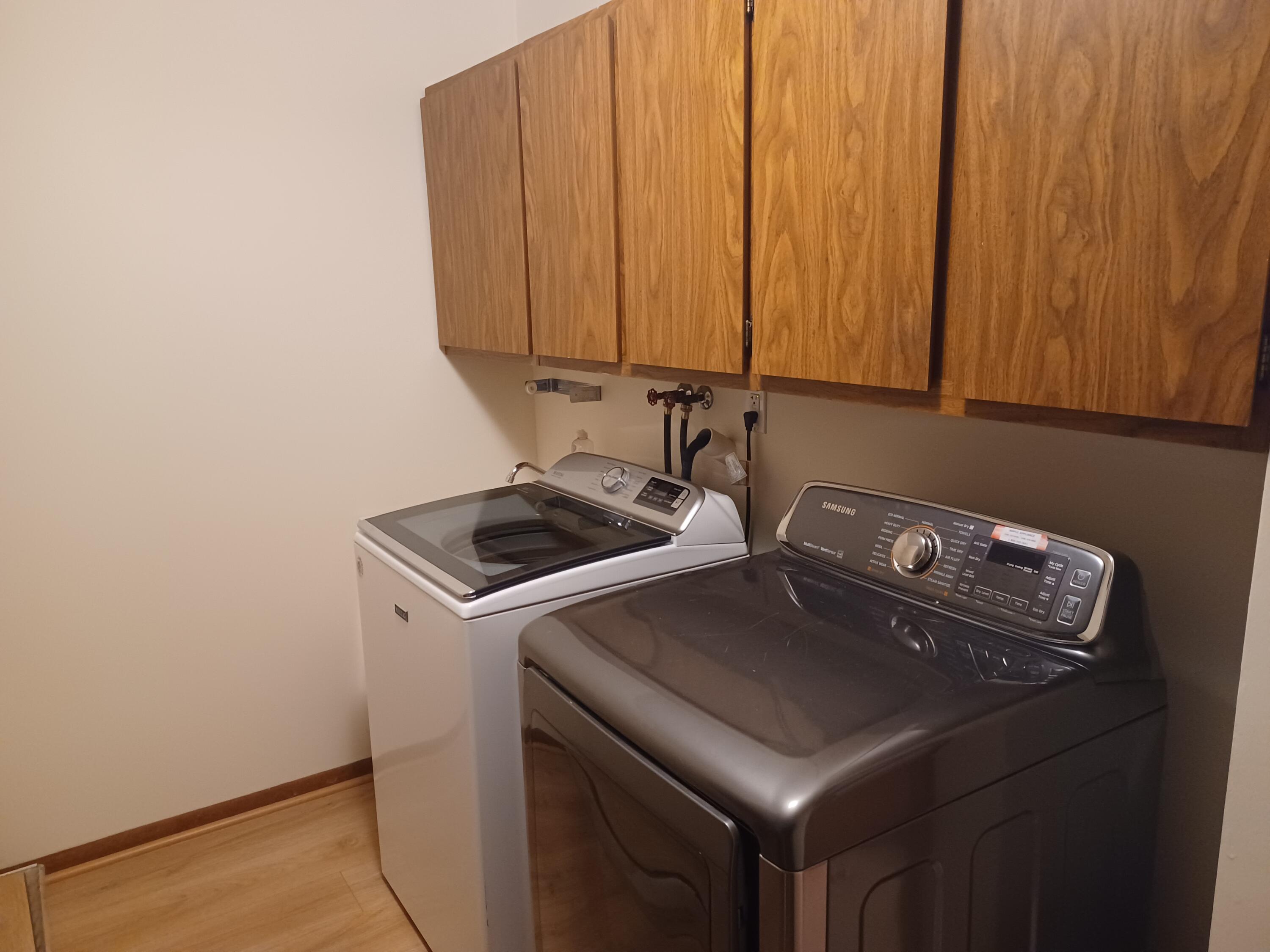7435 Bridge Way West Bloomfield, MI 48322 - Photo 28 of 30 Laundry Room
