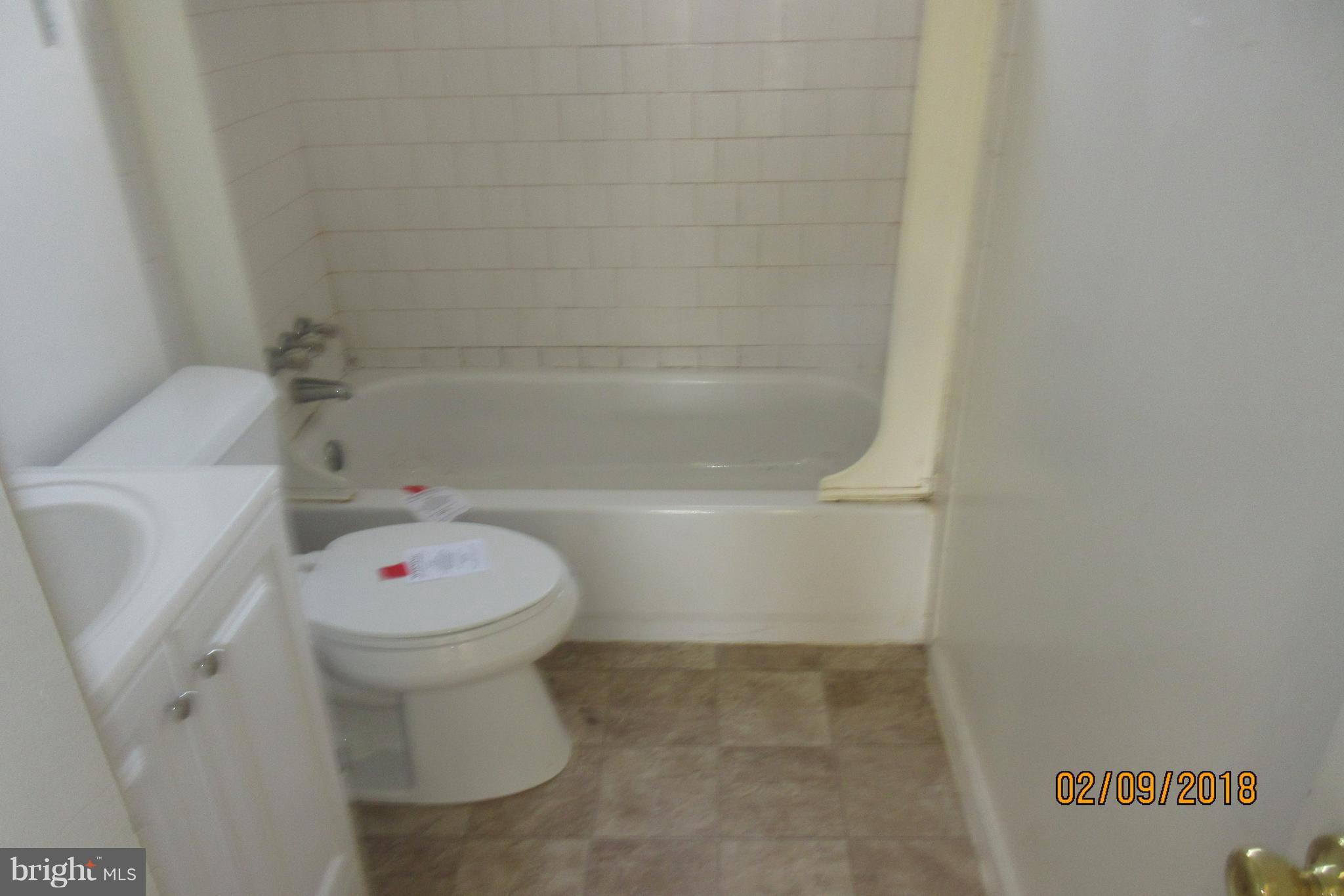 1261 Haverhill Road Baltimore, MD 21229 - Photo 10 of 13 Bath