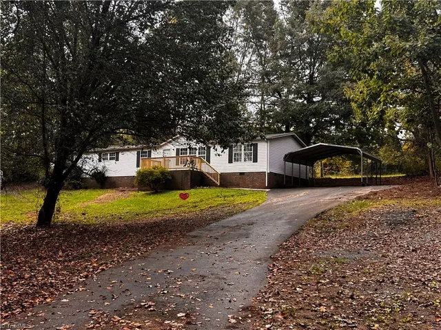 $208,000 | 181 Fox Walk Lane, Pilot Mountain, NC 27041