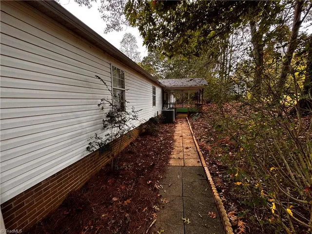 $208,000 | 181 Fox Walk Lane, Pilot Mountain, NC 27041