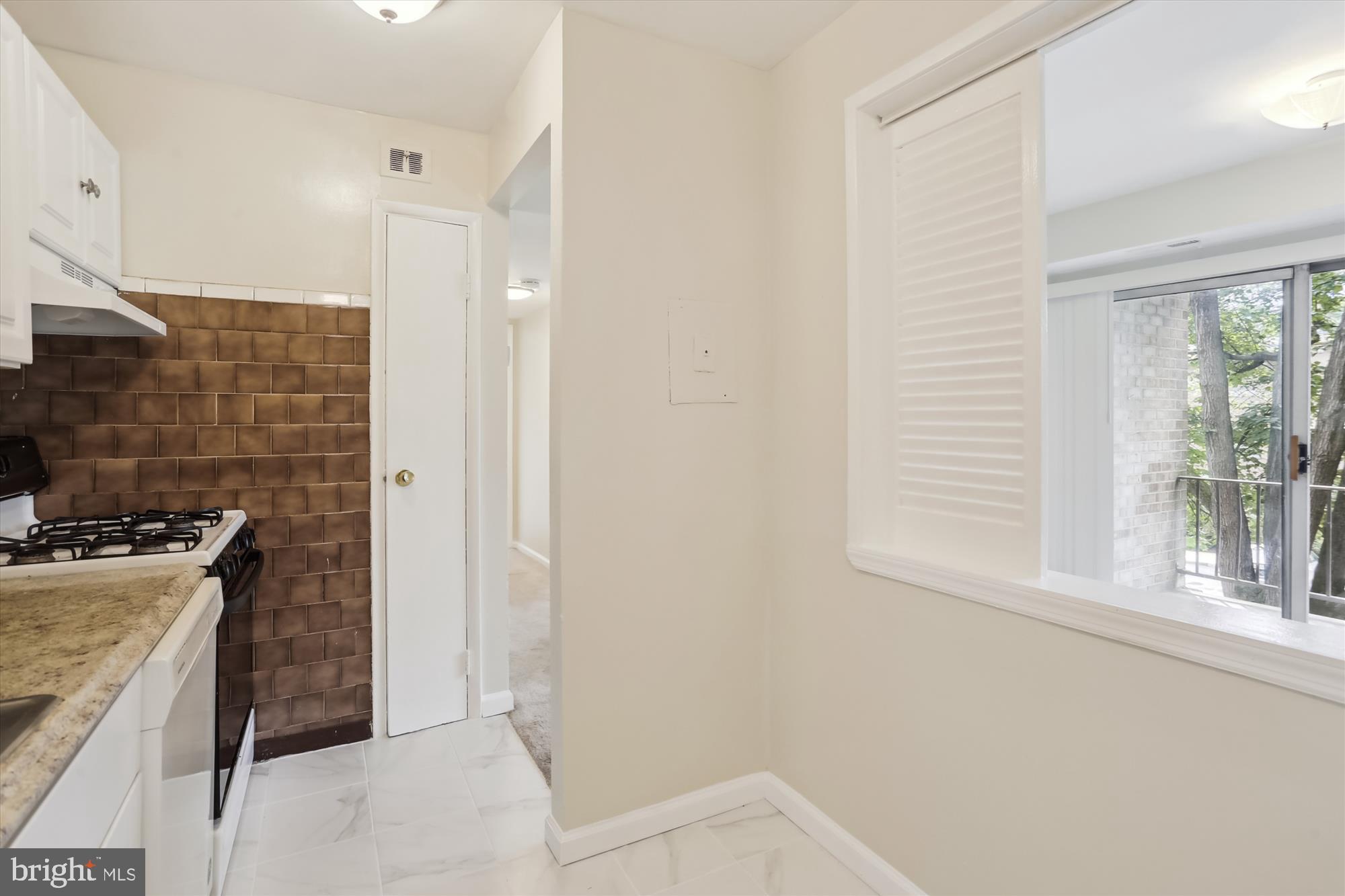 3732 Bel Pre Road, Unit 37325 Silver Spring, MD 20906 - Photo 14 of 30 Pass Through to Living Room