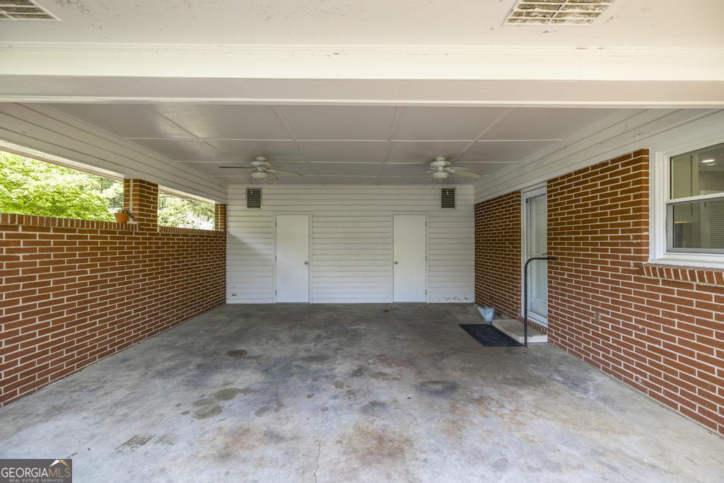 129 South 7th Street Cochran, GA 31014 - Photo 30 of 54 Covered carport