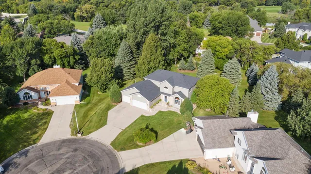 $474,900 | 26 Oak Circle South, Moorhead, MN 56560