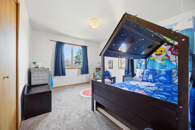 $474,900 | 26 Oak Circle South, Moorhead, MN 56560