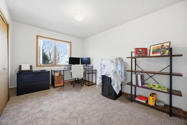 $474,900 | 26 Oak Circle South, Moorhead, MN 56560