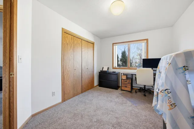 $474,900 | 26 Oak Circle South, Moorhead, MN 56560