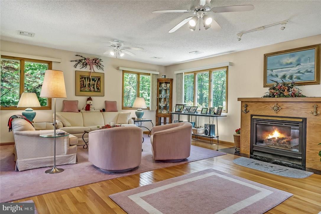 15 Jones Road Barnegat, NJ 08005 - Photo 2 of 34
