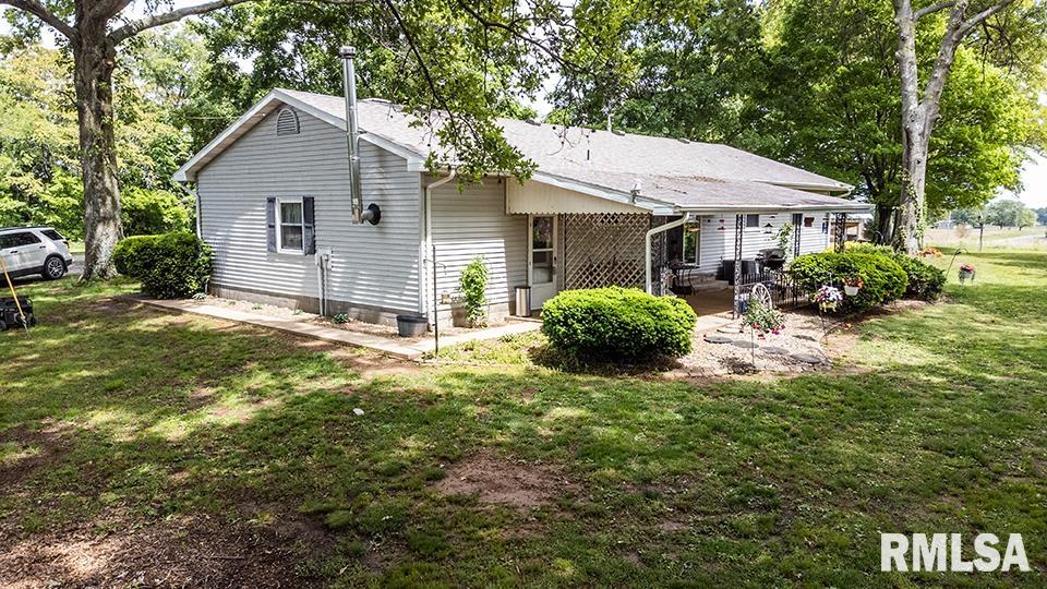 9502 Anglen Road Kinmundy, IL 62854 - Photo 17 of 25