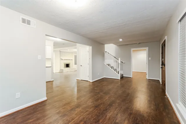 $2,070 | 647 Mosswood Drive, Conroe, TX 77302