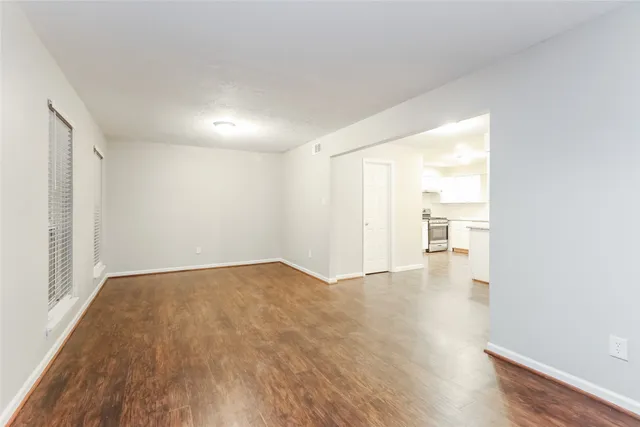 $2,070 | 647 Mosswood Drive, Conroe, TX 77302