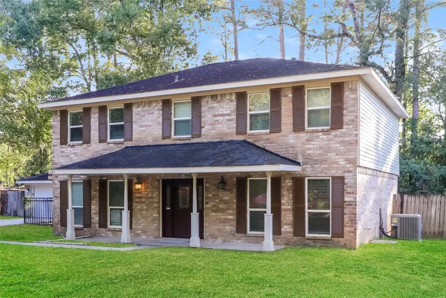 $2,070 | 647 Mosswood Drive, Conroe, TX 77302