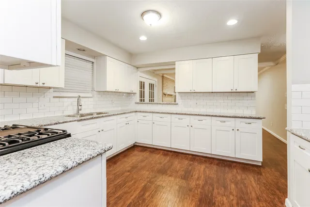 $2,070 | 647 Mosswood Drive, Conroe, TX 77302