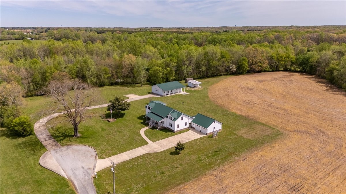 40 R B Brown Leoma, TN 38468 - Photo 1 of 89