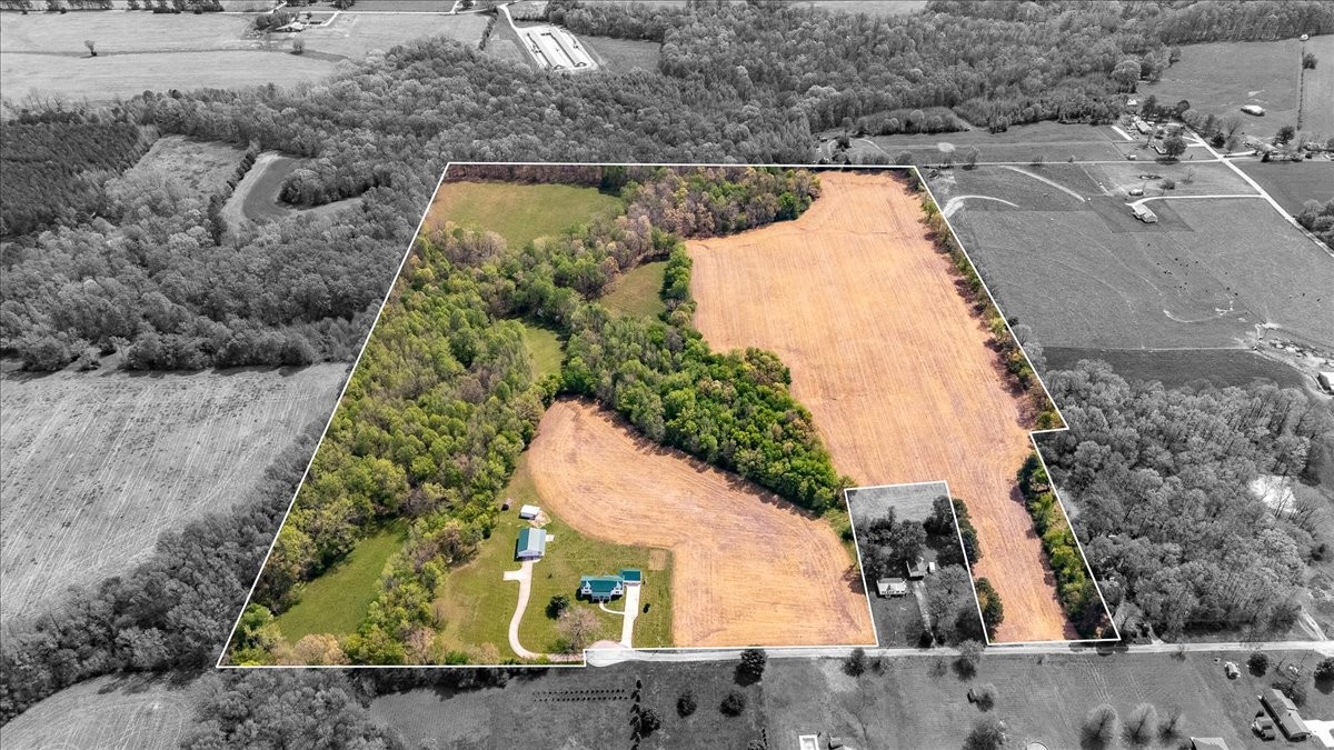 40 R B Brown Leoma, TN 38468 - Photo 4 of 89