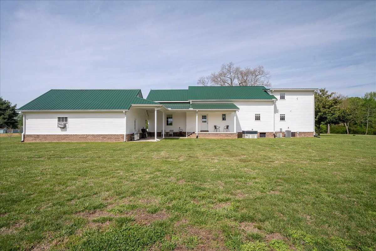 40 R B Brown Leoma, TN 38468 - Photo 6 of 89