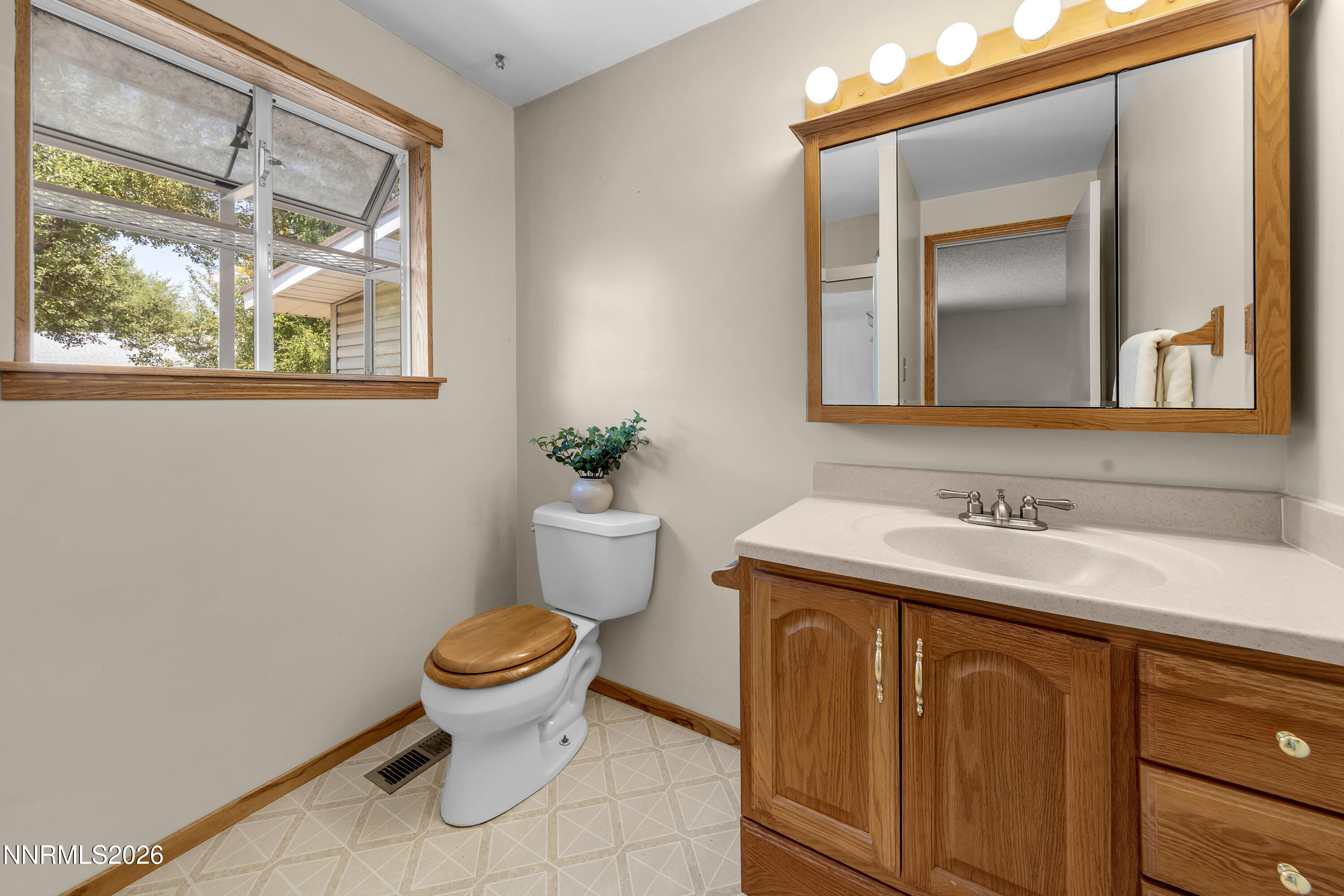 4125 Edrie Drive Reno, NV 89502 - Photo 17 of 28 Edrie4135-029
