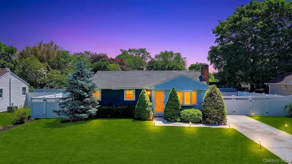 $510,000 | 2815 Eagle Avenue, Medford, NY 11763