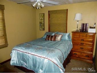 418 Doerr Street Roxana, IL 62084 - Photo 8 of 21 Gallery Image 8