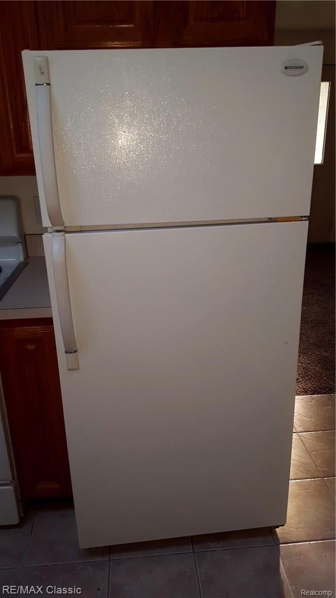 1400 Nightingale Road Wixom, MI 48393 - Photo 26 of 30 20170614_192117.jpg