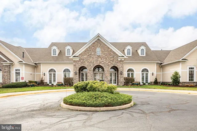 a view of a tennis court