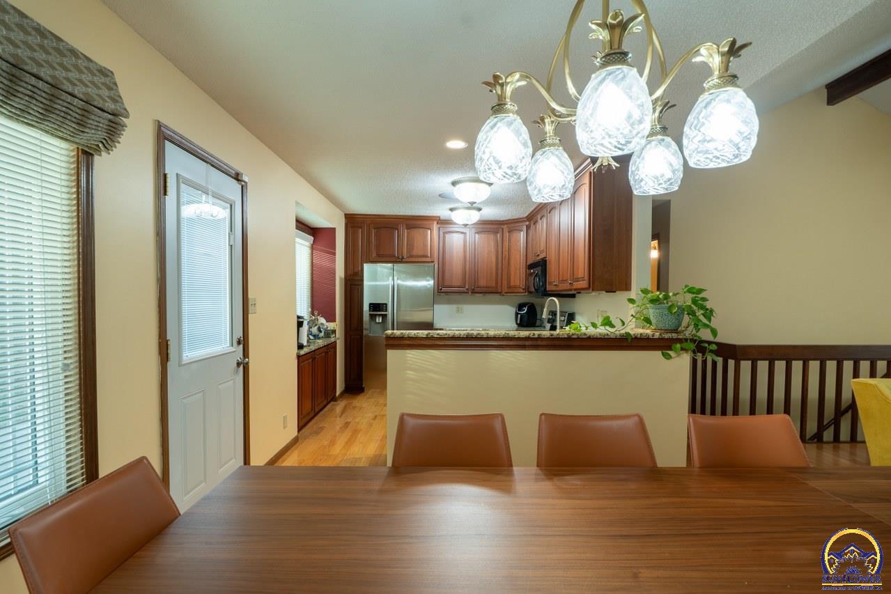 3347 Southwest Timberlake Lane Topeka, KS 66614 - Photo 11 of 39