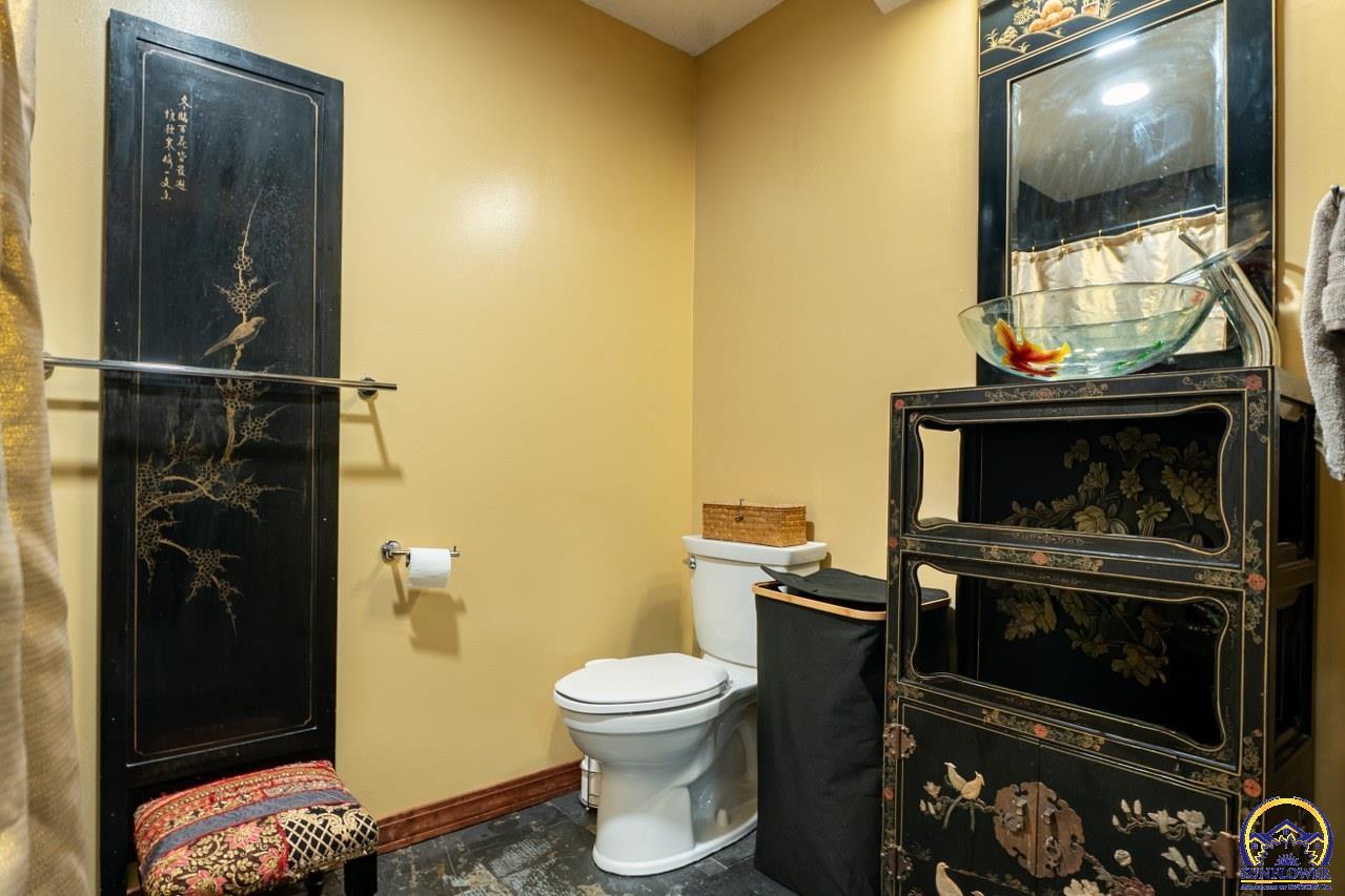 3347 Southwest Timberlake Lane Topeka, KS 66614 - Photo 20 of 39