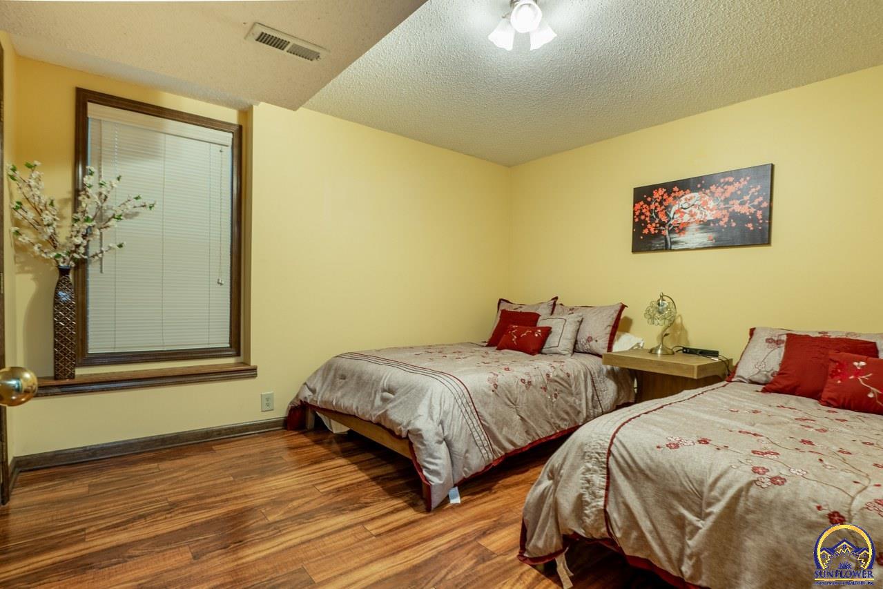 3347 Southwest Timberlake Lane Topeka, KS 66614 - Photo 25 of 39