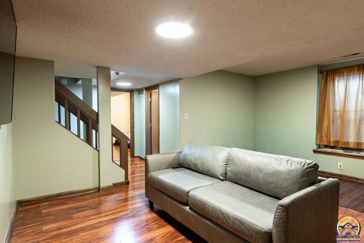 3347 Southwest Timberlake Lane Topeka, KS 66614 - Photo 29 of 39