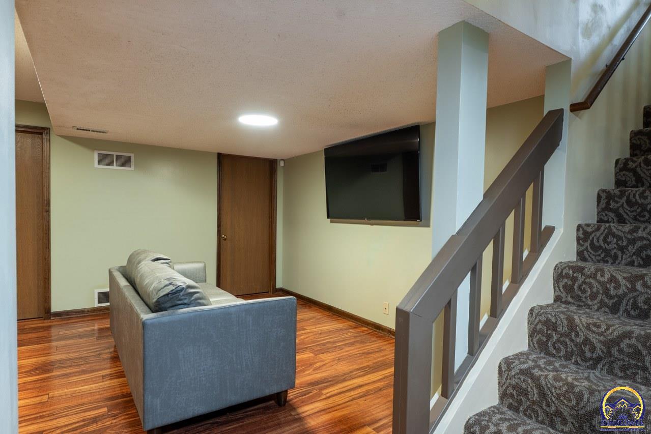 3347 Southwest Timberlake Lane Topeka, KS 66614 - Photo 30 of 39