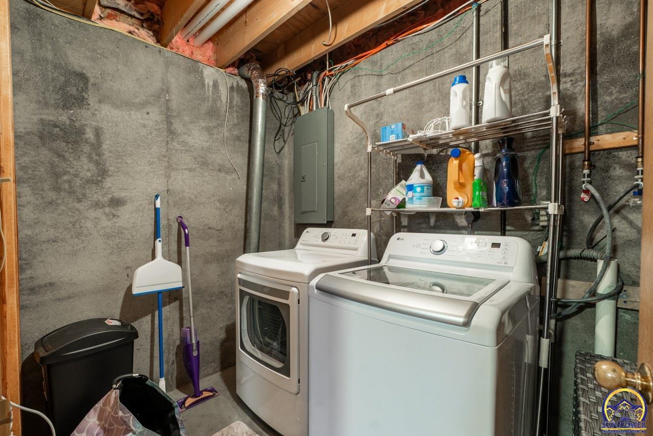 3347 Southwest Timberlake Lane Topeka, KS 66614 - Photo 32 of 39