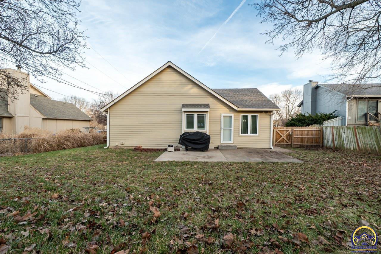 3347 Southwest Timberlake Lane Topeka, KS 66614 - Photo 34 of 39