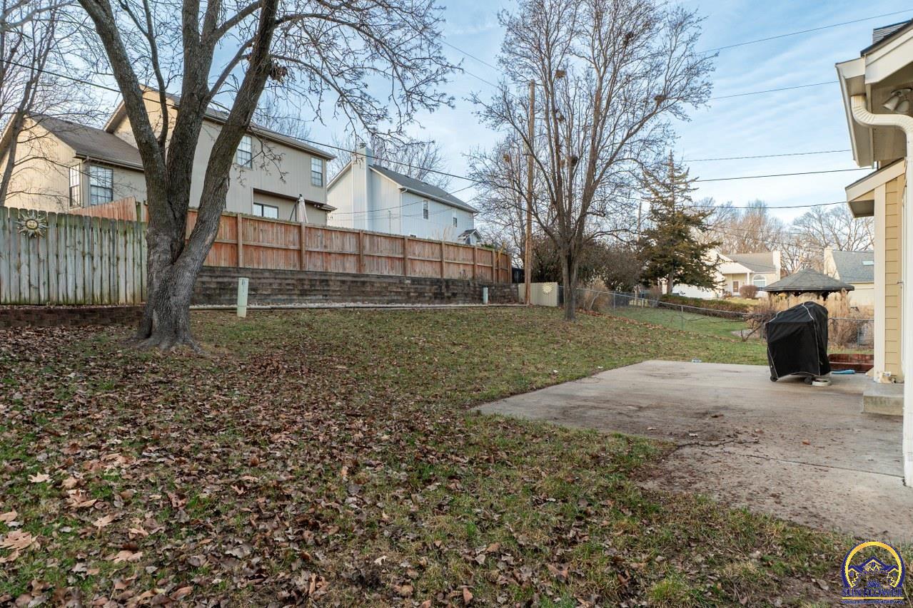 3347 Southwest Timberlake Lane Topeka, KS 66614 - Photo 37 of 39