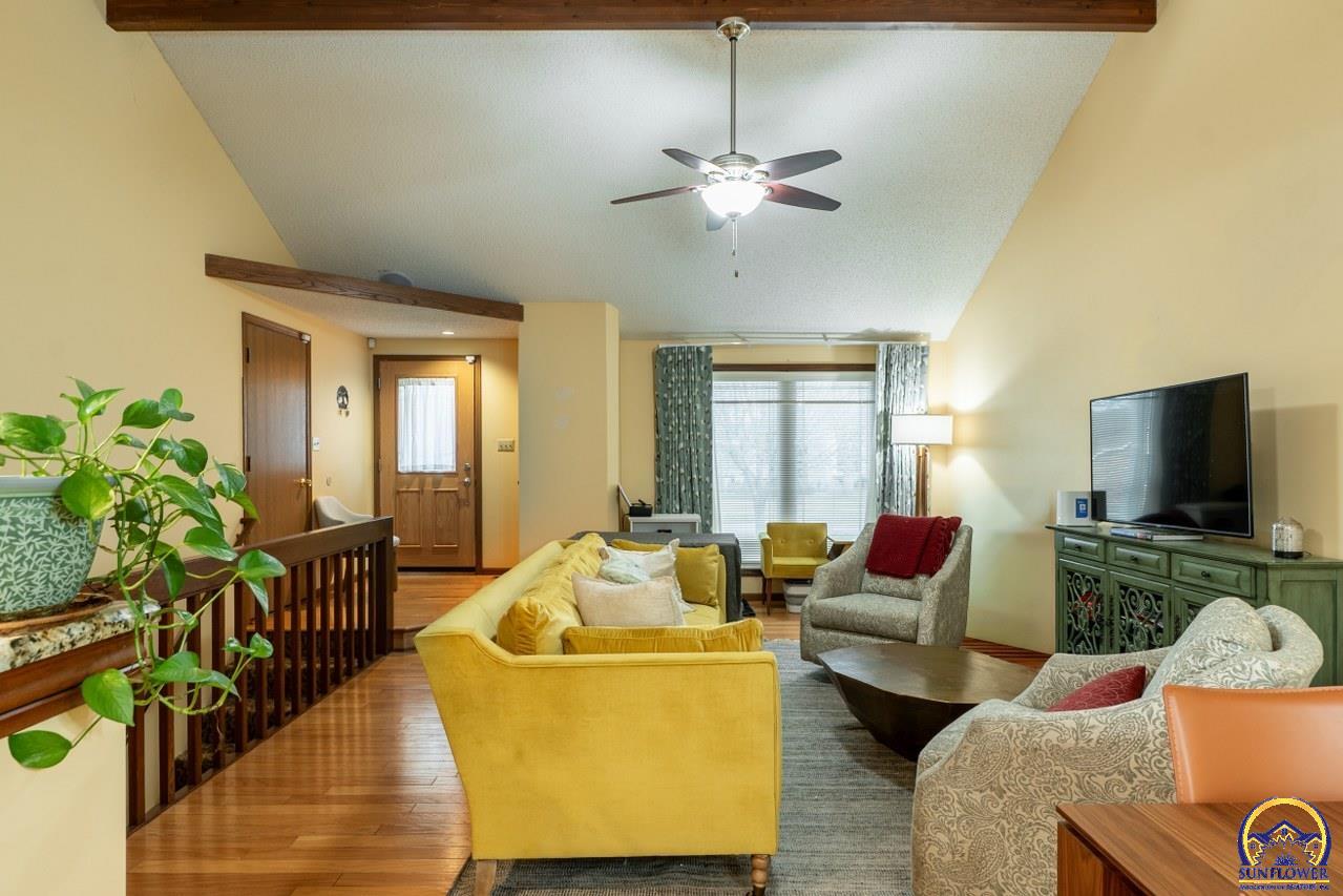 3347 Southwest Timberlake Lane Topeka, KS 66614 - Photo 5 of 39