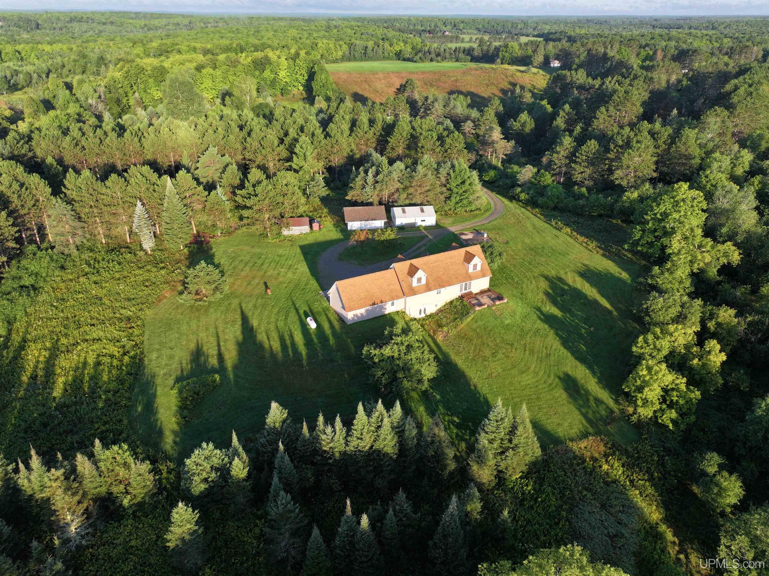 125 Baumgartner Road Iron River, MI 49935 - Photo 9 of 91 Gallery Image 9