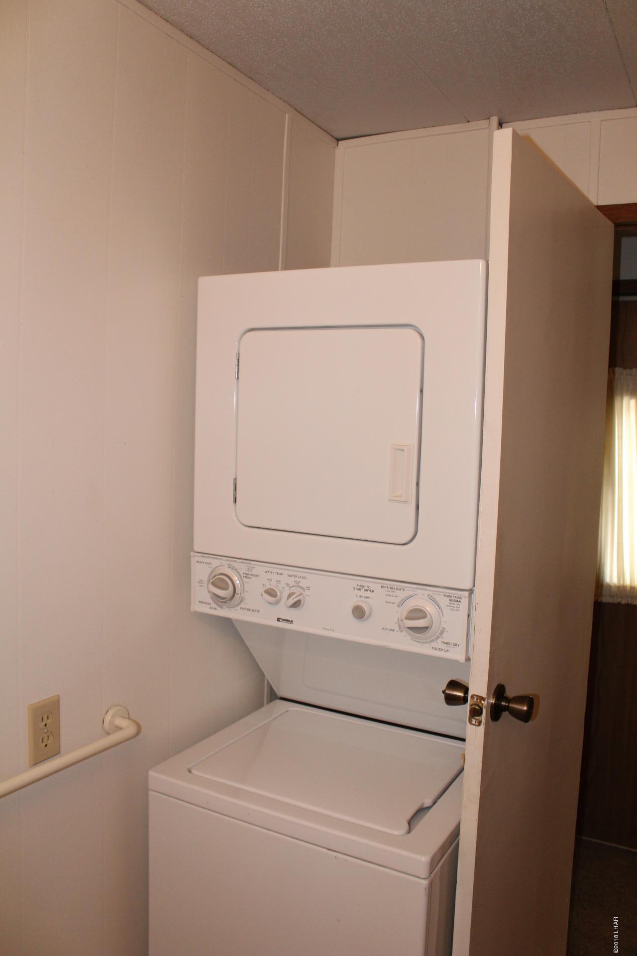 1966 Bayshore Road Lake Havasu City, AZ 86404 - Photo 11 of 22 Laundry In Bathroom