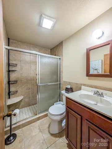 $425,000 | 39 Hawthorne Lane, Burnsville, NC 28714