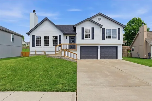 $410,000 | 7411 North McKinley Avenue, Kansas City, MO 64158