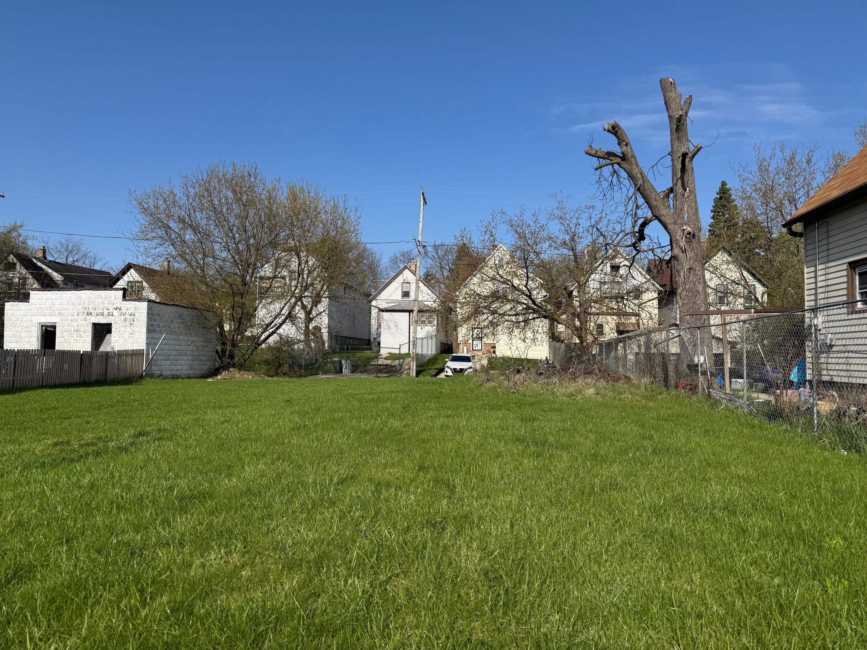 2837 North Hubbard Street Milwaukee, WI 53212 - Photo 1 of 3 2837 N Hubbard St 1