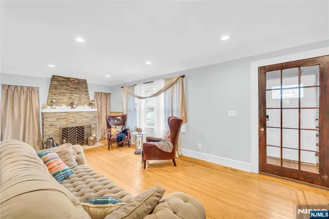 $689,000 | 28 Niagara Street, Dumont, NJ 07628